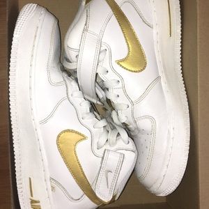 Custom Mid Air Force 1s